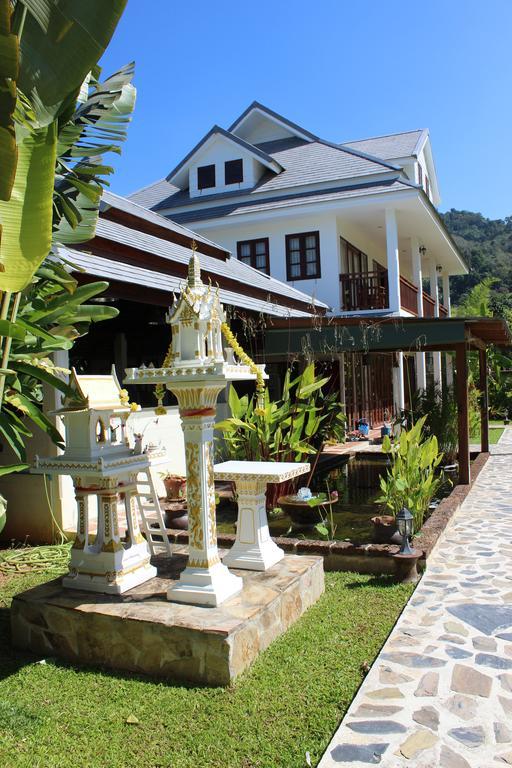 Villa Colina Khao Lak Rooms And Bungalows - Adults Only Exterior photo