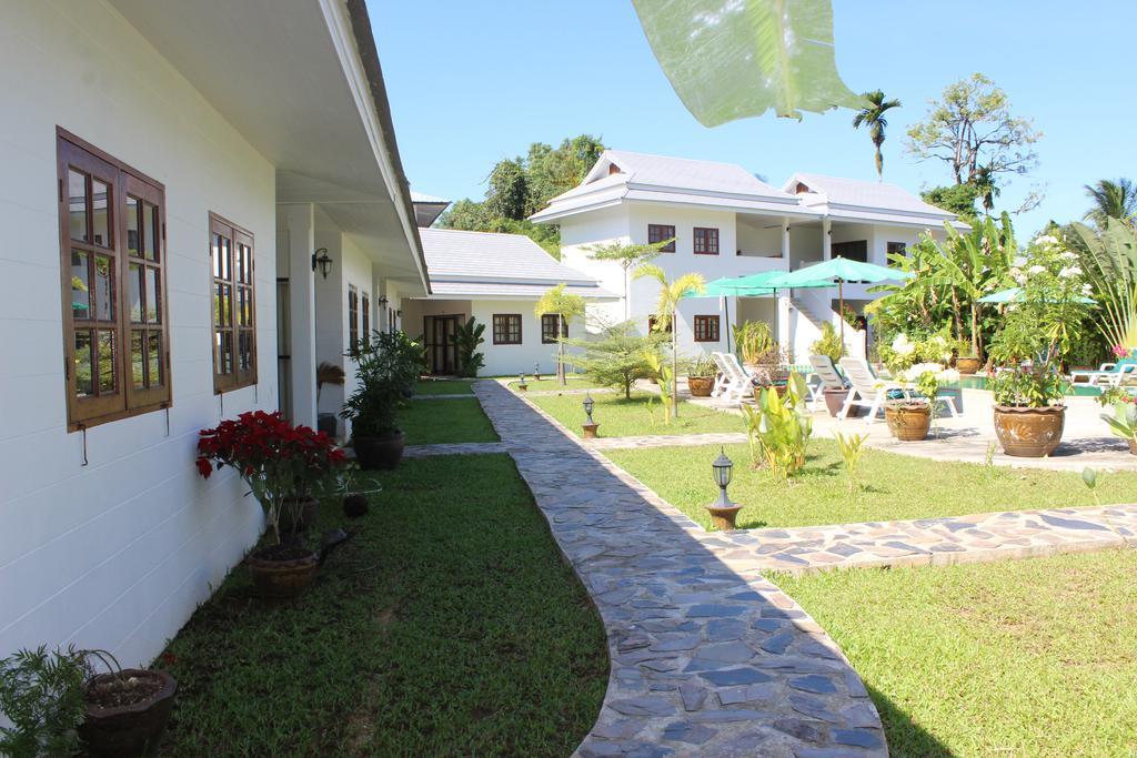 Villa Colina Khao Lak Rooms And Bungalows - Adults Only Exterior photo